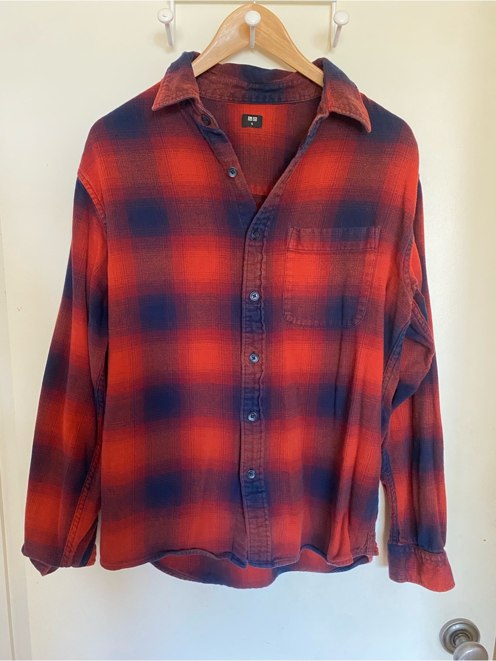 Uniqlo Red & Navy Plaid Flannel Button-Up Shirt, Unisex S